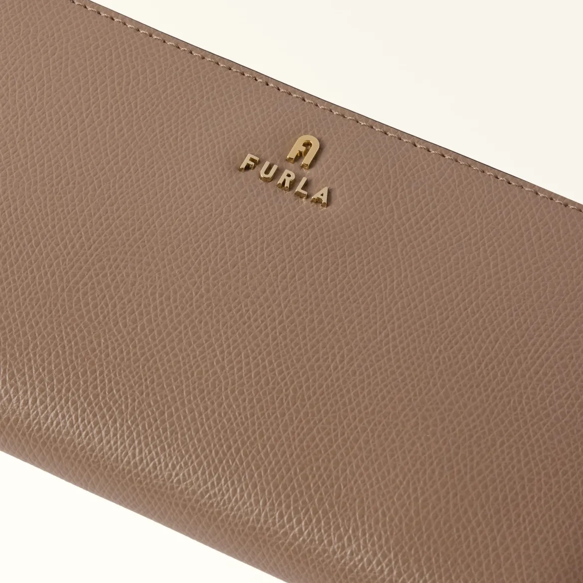 Furla Camelia Zip Around XL
